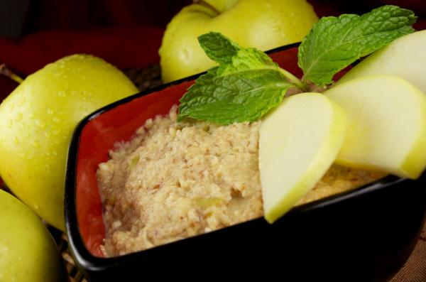 Homemade: Raw Applesauce