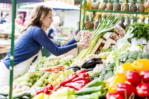 Here are a few tips and tricks about reserving your produce and understanding which fruits and vegetables are best to buy during the summertime.