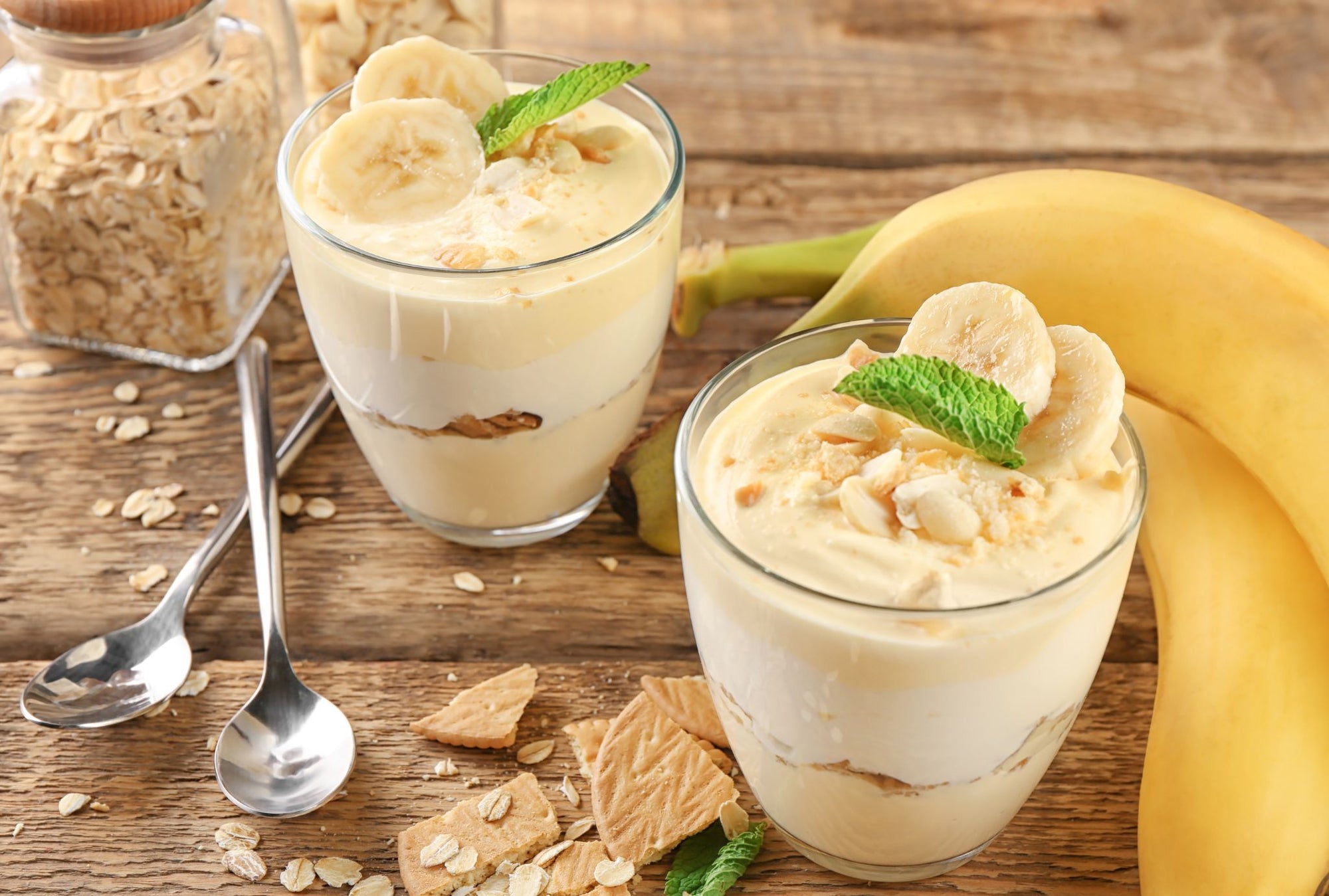 Healthy, Raw Banana Cream Pie in a Glass
