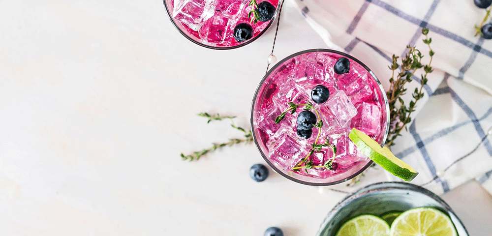 Berry, thyme, and lime vegan juice