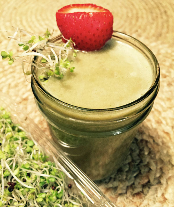 Broccoli Sprouts/Strawberry Juice