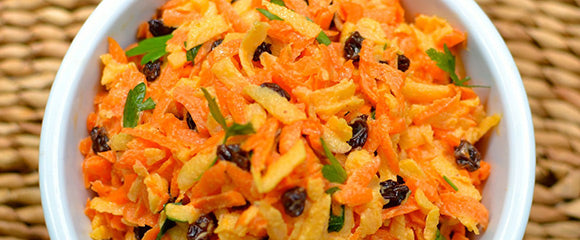 Raw Grated Carrot & Apple Salad